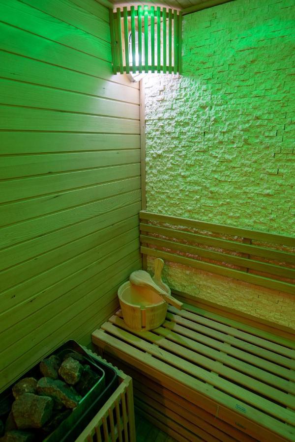 Capsule Thailande I Sauna I Balnéo I Console I jeux en bois I Cinéma I cour intérieure Trith-Saint-Leger Exterior foto
